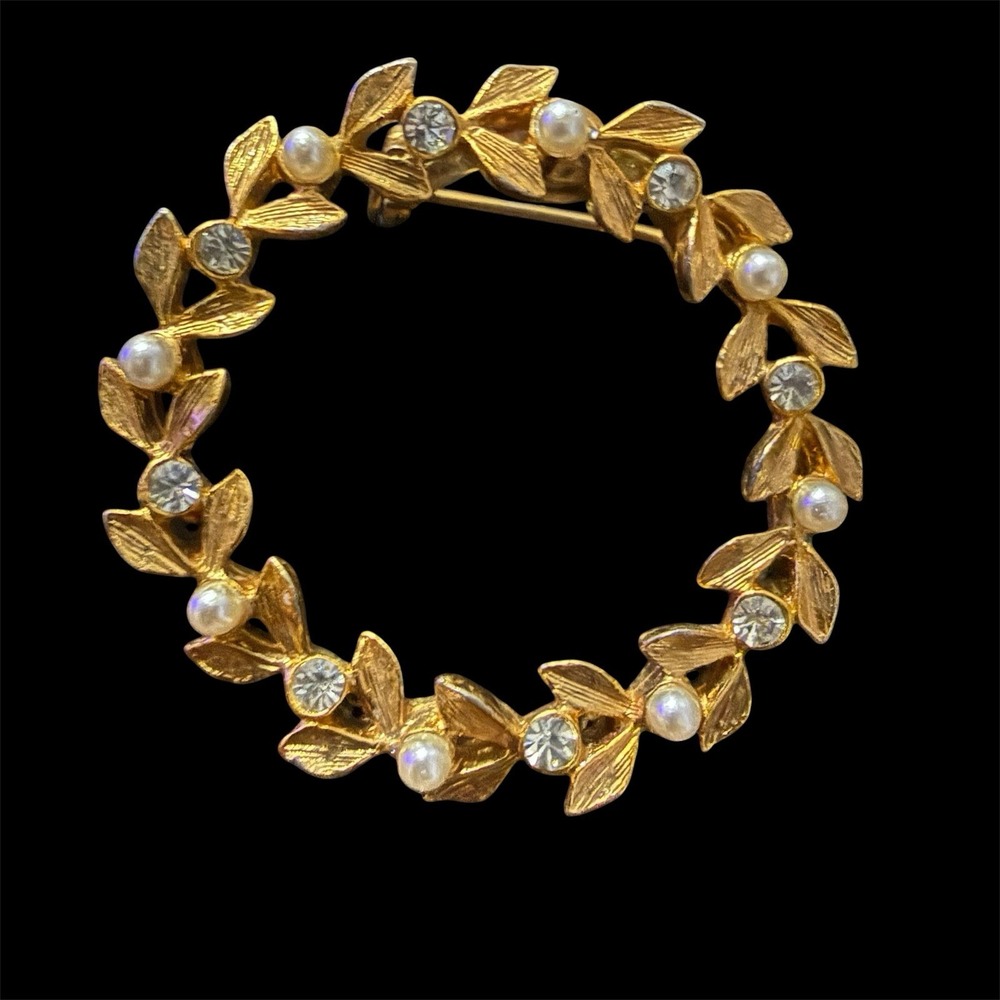Vintage Gold Metal Seed Pearl Crystal Flower Wreath Leaves Lapel Hat Pin Brooch